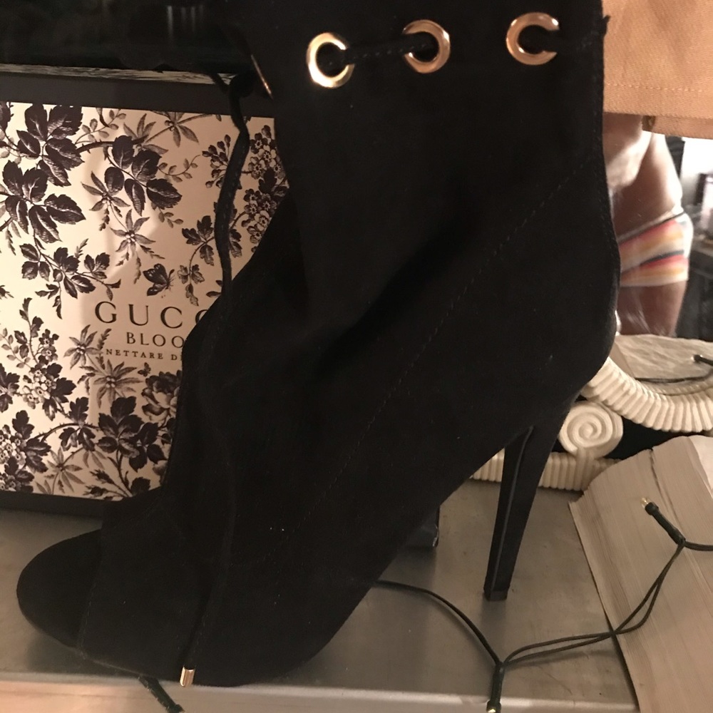 ❄️Guess suede heel booties(peep toe)